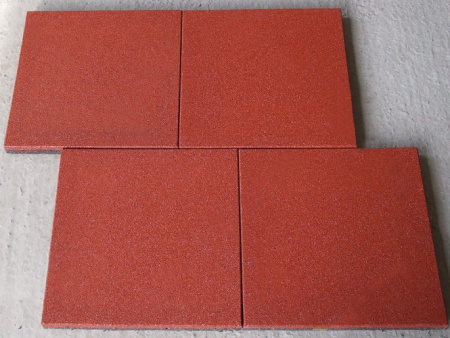 Резиновая плитка 100х100х2см ровное основание IronBull